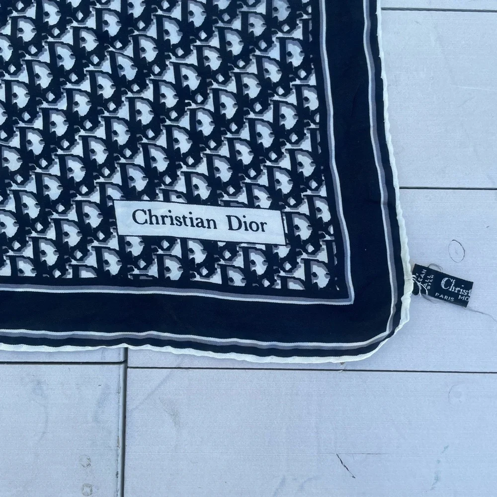 Dior Black and White Patterned Scarf - Picture 5 of 7